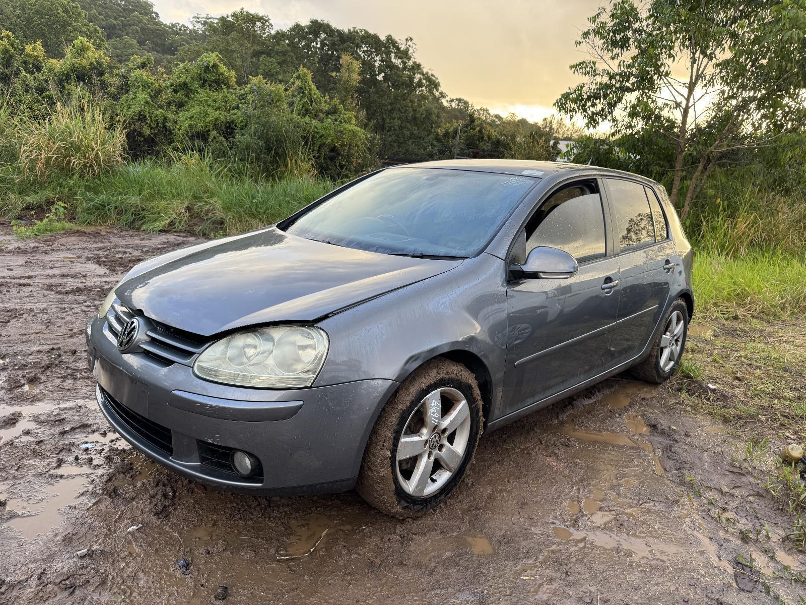 View Auto part Tyre VOLKSWAGEN GOLF 2009